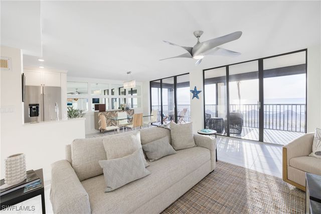 9715 Gulf Shore DR 103, Naples, FL 34108