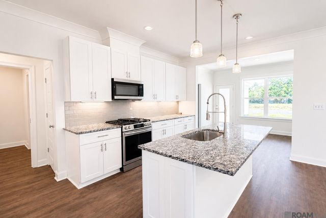 33972 Highlandia Dr, Denham Springs, LA 70706