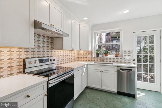 2000 BRANDYWINE ST, Philadelphia, PA 19130