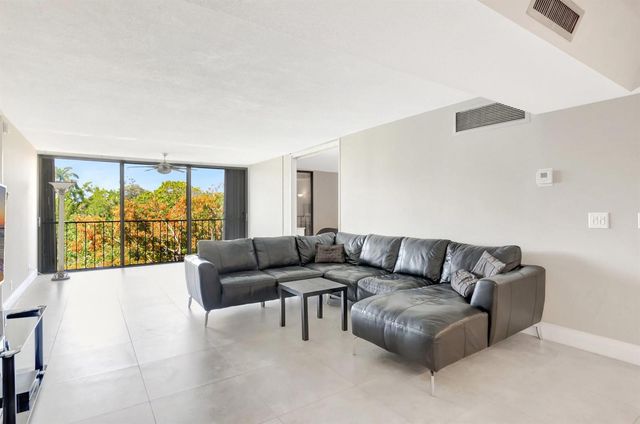 501 SW 11th Place 403, Boca Raton, FL 33432