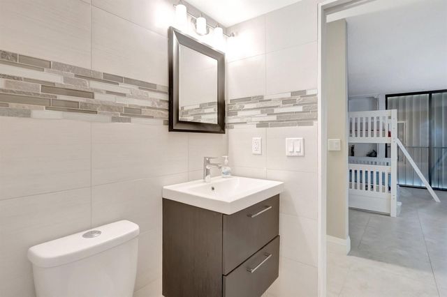 501 SW 11th Place 403, Boca Raton, FL 33432