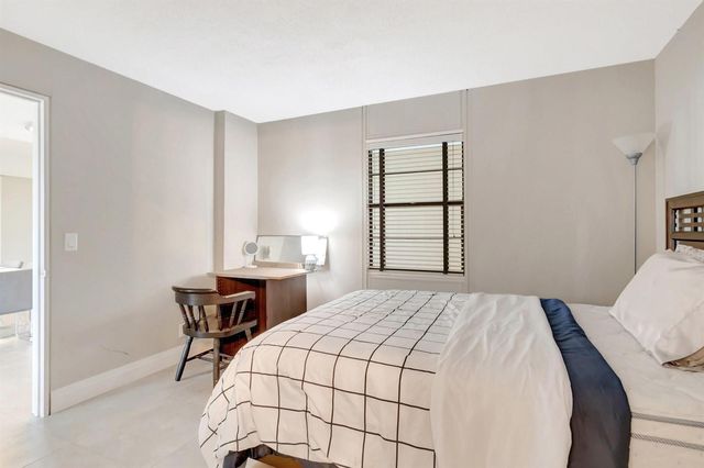 501 SW 11th Place 403, Boca Raton, FL 33432