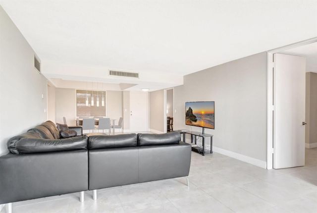 501 SW 11th Place 403, Boca Raton, FL 33432