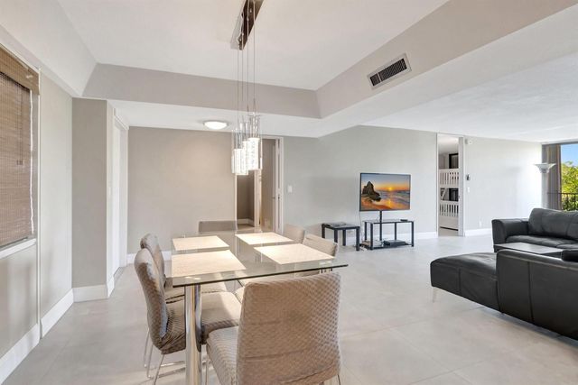 501 SW 11th Place 403, Boca Raton, FL 33432