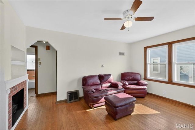 10327 Eaglewood Avenue, Overland, MO 63114