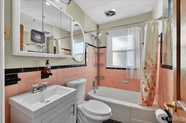 10327 Eaglewood Avenue, Overland, MO 63114