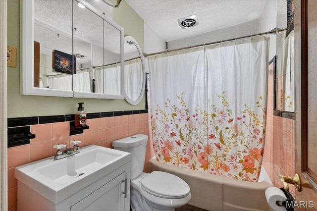 10327 Eaglewood Avenue, Overland, MO 63114