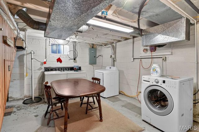 10327 Eaglewood Avenue, Overland, MO 63114