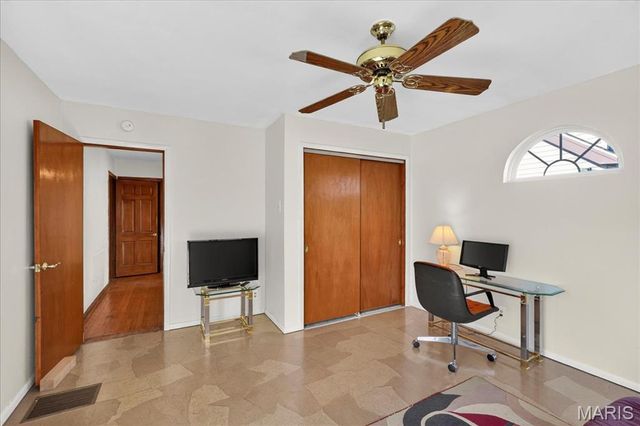 10327 Eaglewood Avenue, Overland, MO 63114