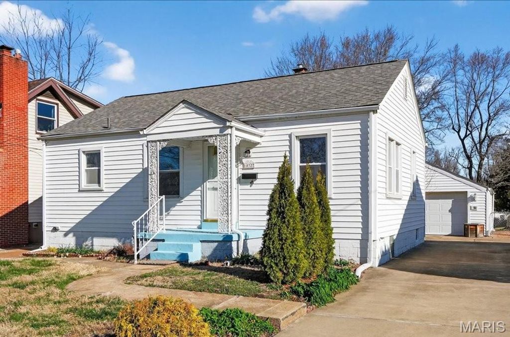 10327 Eaglewood Avenue, Overland, MO 63114