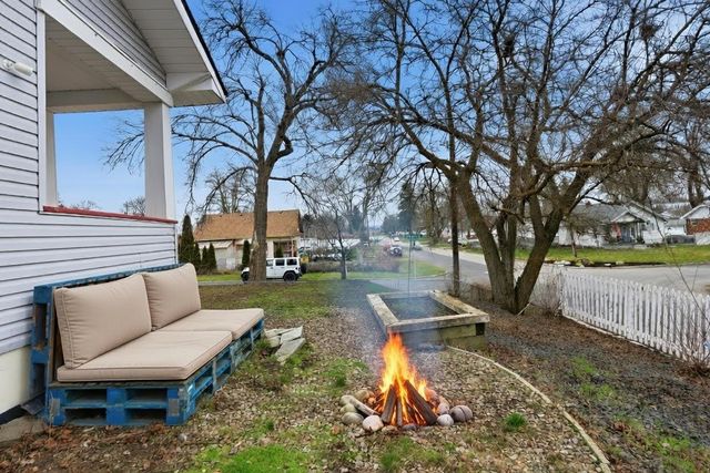 2528 N Magnolia St, Spokane, WA 99207