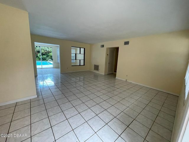 525 Tarragona Way, Daytona Beach, FL 32114