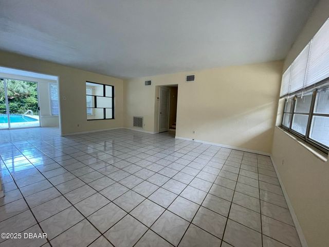 525 Tarragona Way, Daytona Beach, FL 32114