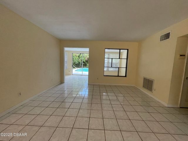 525 Tarragona Way, Daytona Beach, FL 32114