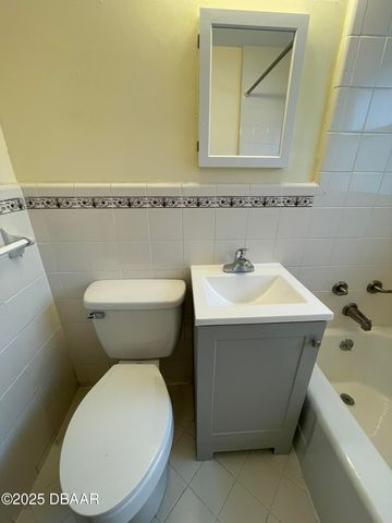 525 Tarragona Way, Daytona Beach, FL 32114