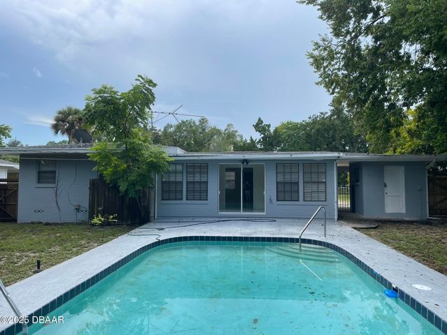 525 Tarragona Way, Daytona Beach, FL 32114