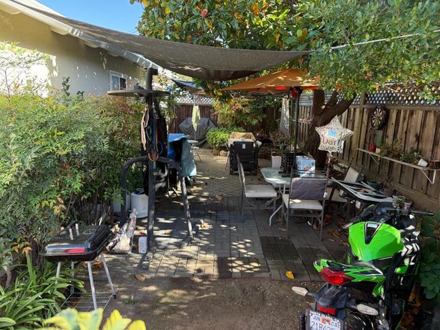 1815 Woodland Avenue, East Palo Alto, CA 94303