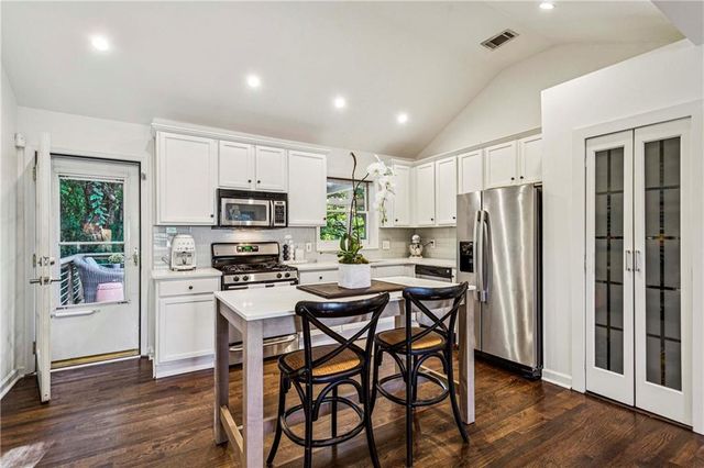 1905 Woodland Hills NW Avenue, Atlanta, GA 30318