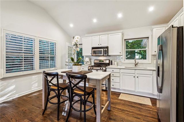 1905 Woodland Hills NW Avenue, Atlanta, GA 30318