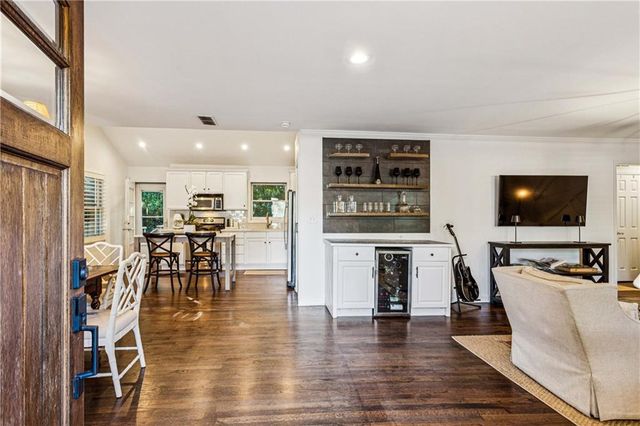 1905 Woodland Hills NW Avenue, Atlanta, GA 30318