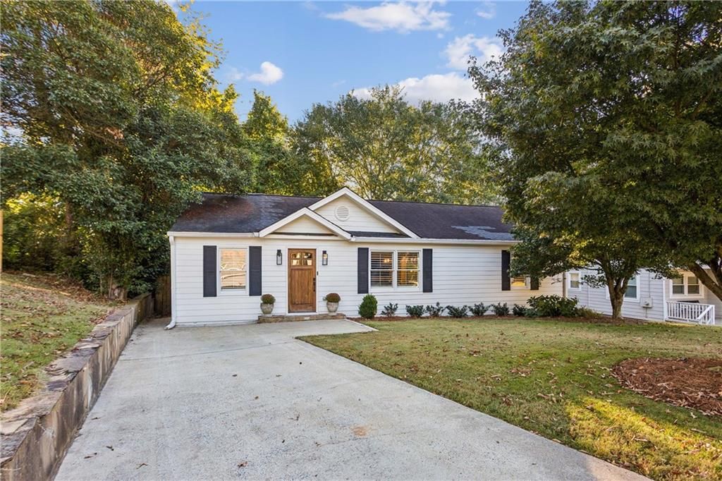 1905 Woodland Hills NW Avenue, Atlanta, GA 30318