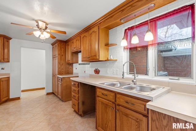 125 SHERWOOD Court, Creve Coeur, IL 61610