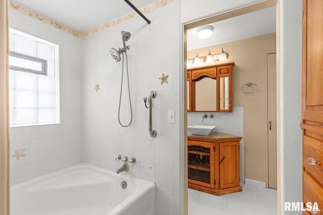 125 SHERWOOD Court, Creve Coeur, IL 61610