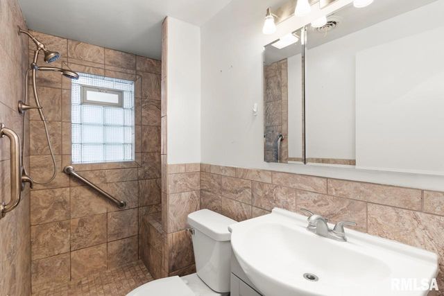 125 SHERWOOD Court, Creve Coeur, IL 61610