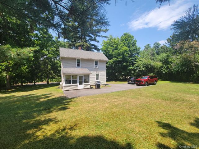 3 Albertson Road, Marlboro, NY 12542