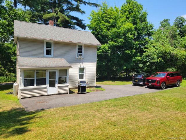 3 Albertson Road, Marlboro, NY 12542