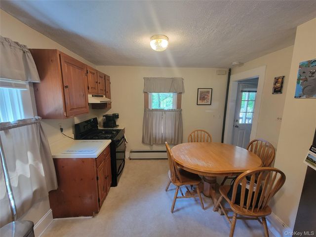 3 Albertson Road, Marlboro, NY 12542