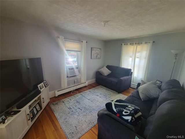 3 Albertson Road, Marlboro, NY 12542