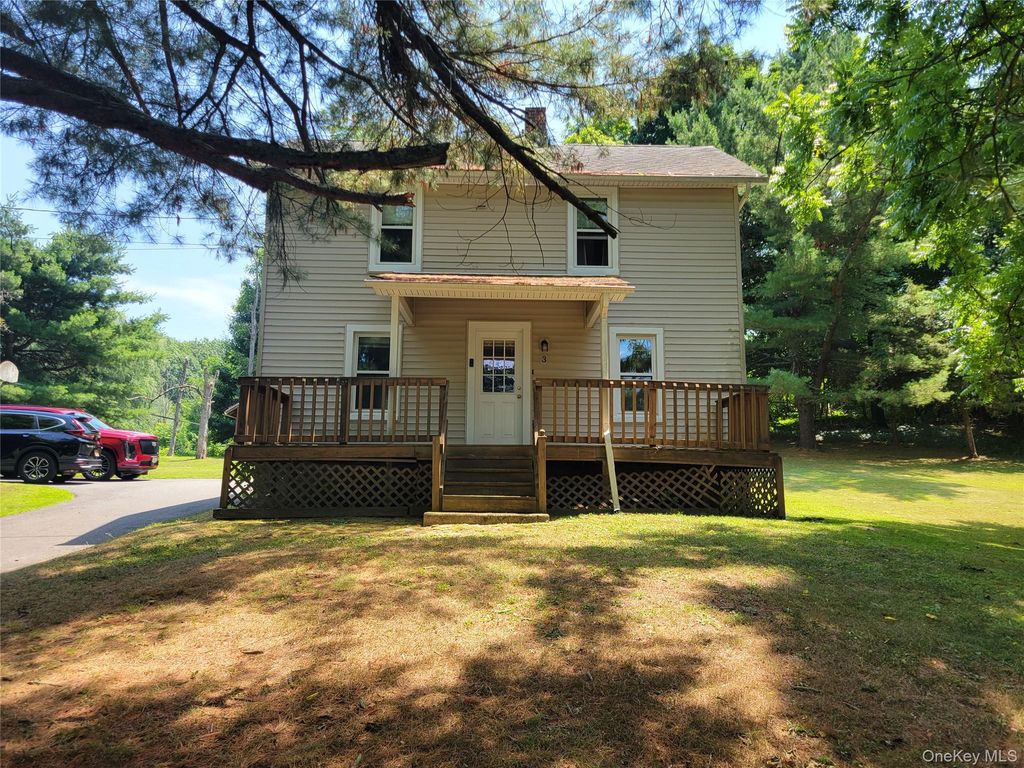 3 Albertson Road, Marlboro, NY 12542