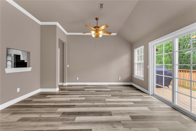 1572 N Plantation Avenue, Fayetteville, AR 72704