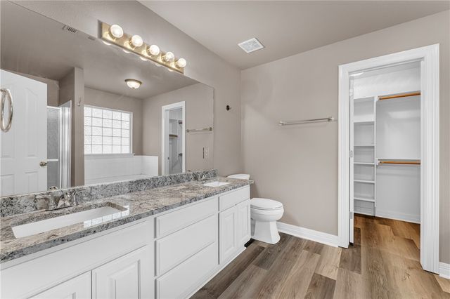 1572 N Plantation Avenue, Fayetteville, AR 72704