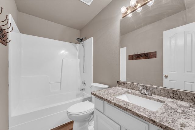 1572 N Plantation Avenue, Fayetteville, AR 72704
