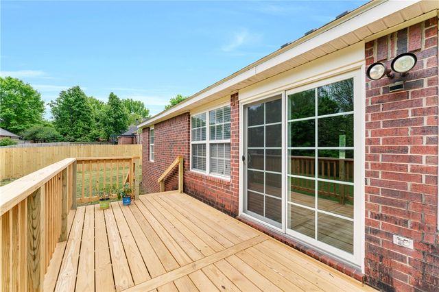 1572 N Plantation Avenue, Fayetteville, AR 72704