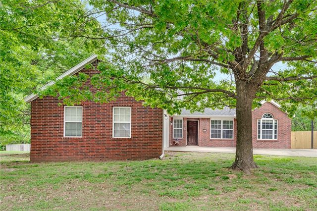 1572 N Plantation Avenue, Fayetteville, AR 72704
