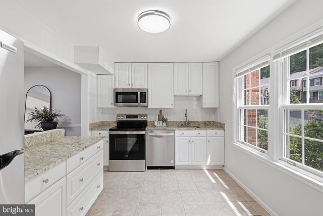 8398 UXBRIDGE CT, Springfield, VA 22151