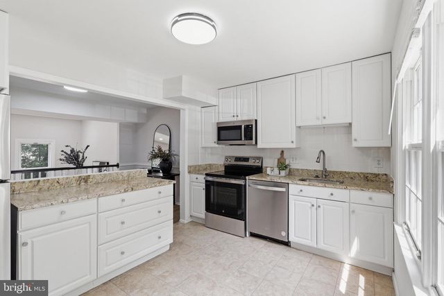 8398 UXBRIDGE CT, Springfield, VA 22151
