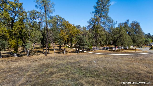 7384 Honeybee Road, Redding, CA 96001