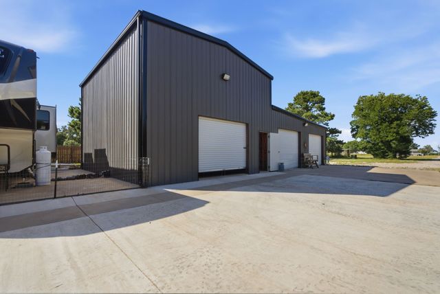 719 Vz County Road 4418, Canton, TX 75103