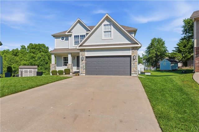 541 NW Fox Hollow Lane, Blue Springs, MO 64015