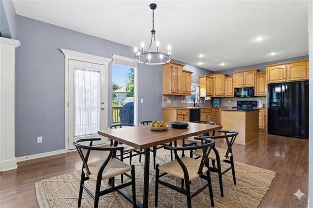 541 NW Fox Hollow Lane, Blue Springs, MO 64015