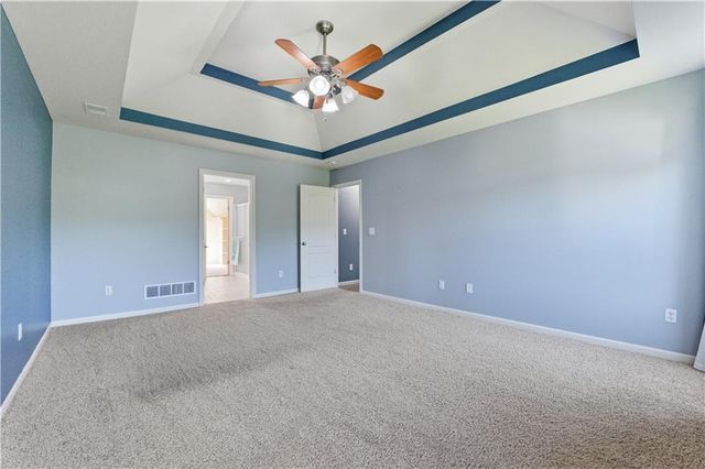 541 NW Fox Hollow Lane, Blue Springs, MO 64015