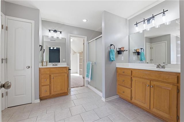 541 NW Fox Hollow Lane, Blue Springs, MO 64015