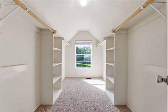 541 NW Fox Hollow Lane, Blue Springs, MO 64015