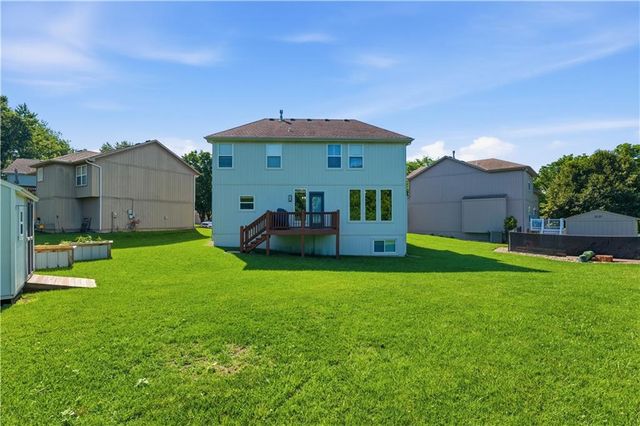 541 NW Fox Hollow Lane, Blue Springs, MO 64015