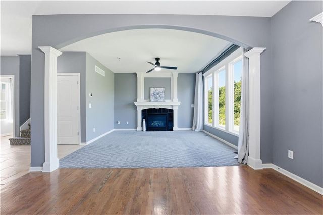 541 NW Fox Hollow Lane, Blue Springs, MO 64015