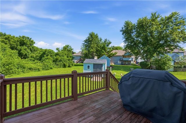 541 NW Fox Hollow Lane, Blue Springs, MO 64015
